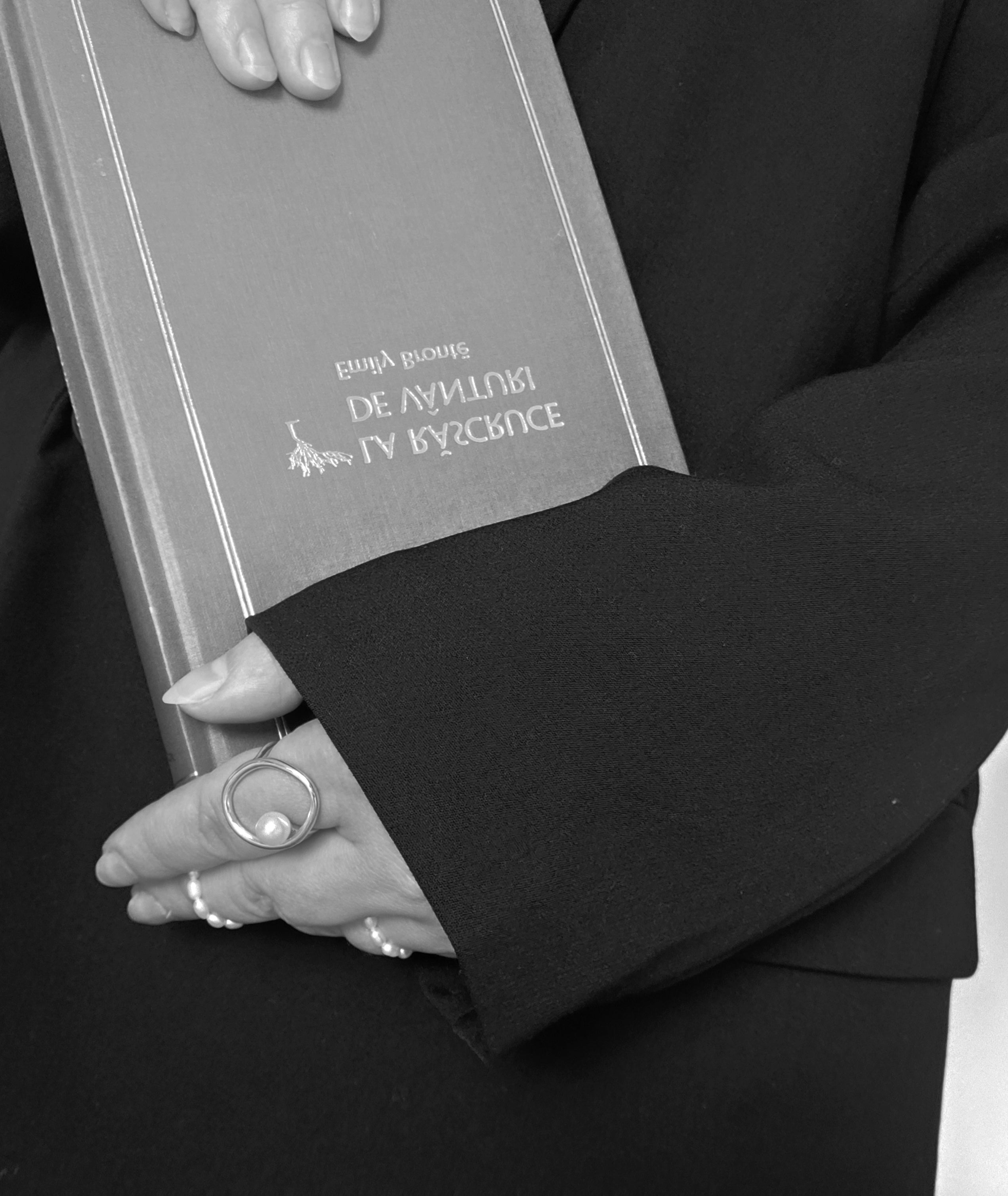 The Piccola Pearl Ring